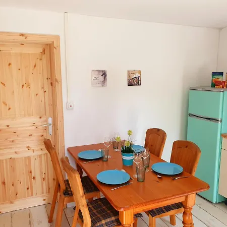 Grosse Bis 100qm Mit E-bike-verleih Apartman *